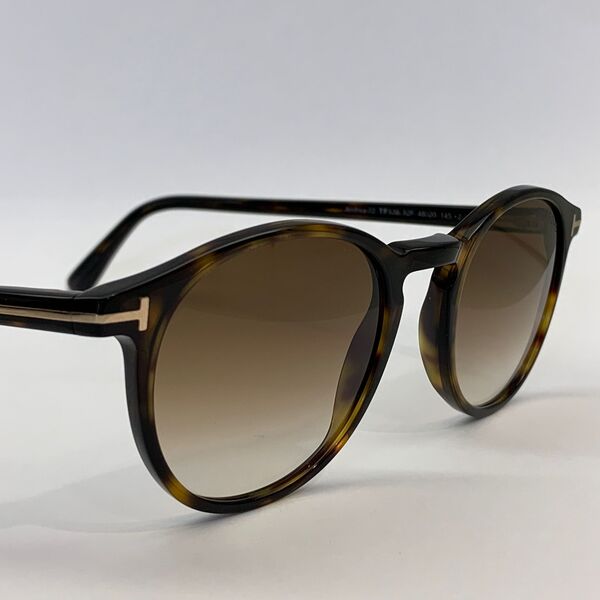 77645fd2-6939-4666-a97tom-ford-4eab0tom-ford33a8d3-min.jpg